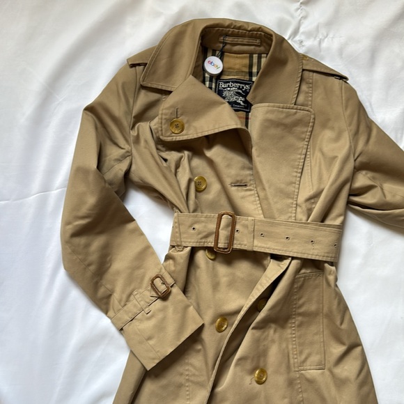Beautiful Burberry Women’s size small 6 Trench Coat Authentic - Picture 5 of 11